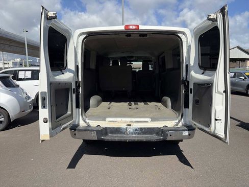 Used 2016 Nissan NV 3500 SV image 19