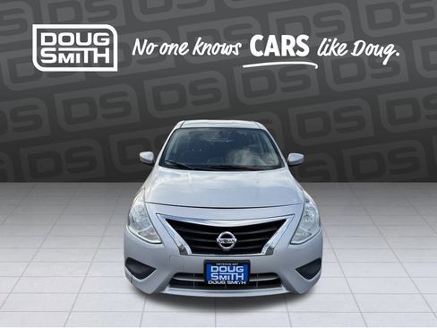 Used 2015 Nissan Versa SV image 8