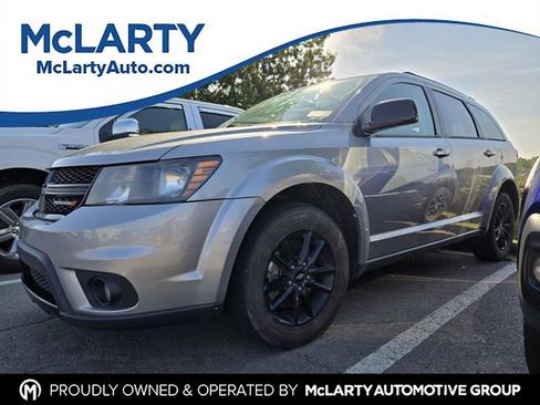 Used 2019 Dodge Journey SE w/ Connectivity Group FWD image 1