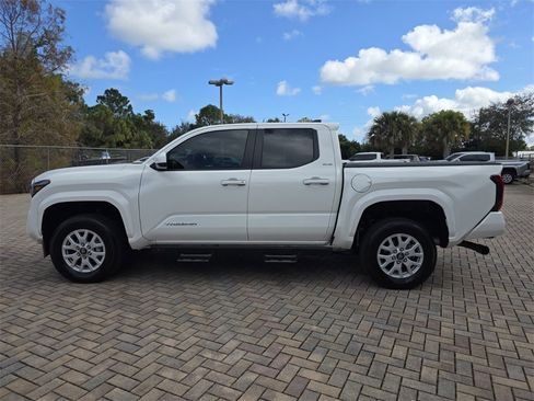 Certified 2025 Toyota Tacoma SR5 image 8