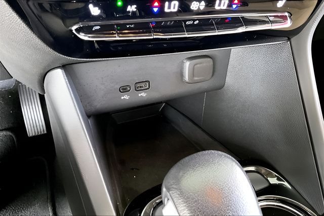 Used 2024 Buick Encore GX Avenir FWD image 24