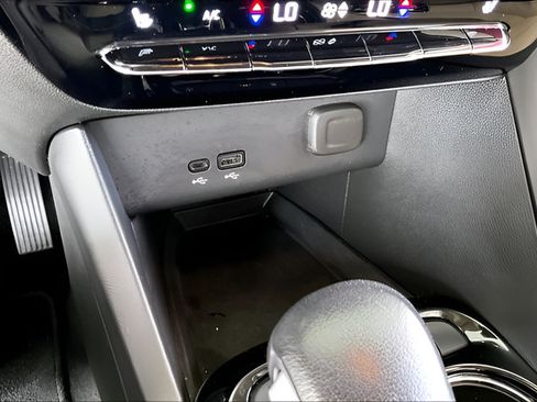 Used 2024 Buick Encore GX Avenir FWD image 24