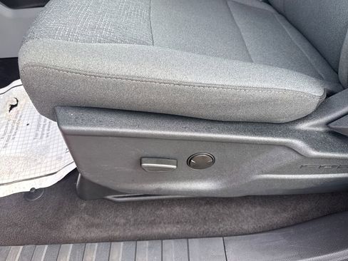 Used 2025 Ford F150 Lightning XLT image 27