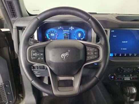 Used 2025 Ford Bronco Outer Banks image 12