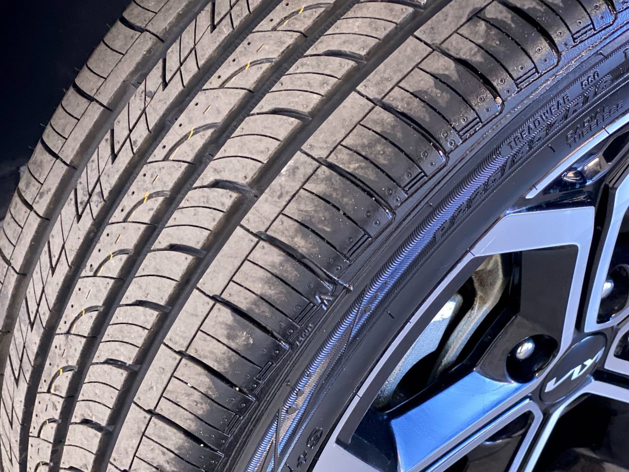 Certified 2023 Kia Niro EX Touring FWD image 13