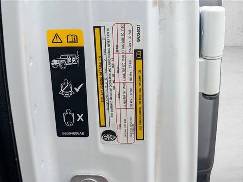 Used 2024 Jeep Wrangler Willys image 26