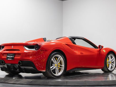 Used 2016 Ferrari 488 Spider image 20