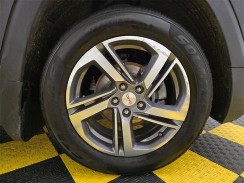 Used 2020 GMC Terrain SLT w/ Preferred Package image 9