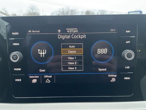 Certified 2025 Volkswagen Taos SEL image 19