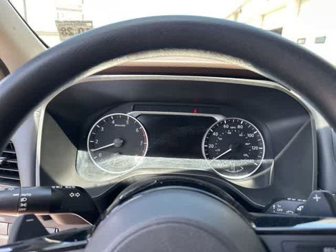 Used 2023 Nissan Rogue SV AWD/4WD image 13