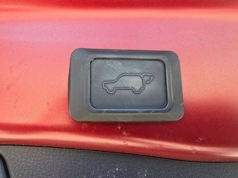 Used 2019 Toyota RAV4 XLE w/ Convenience Package AWD/4WD image 18