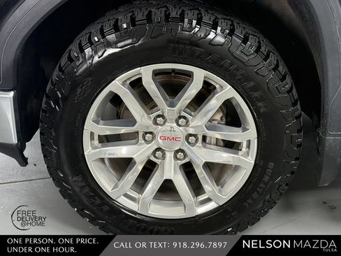 Used 2019 GMC Sierra 1500 SLT w/ SLT Premium Plus Package AWD/4WD image 13