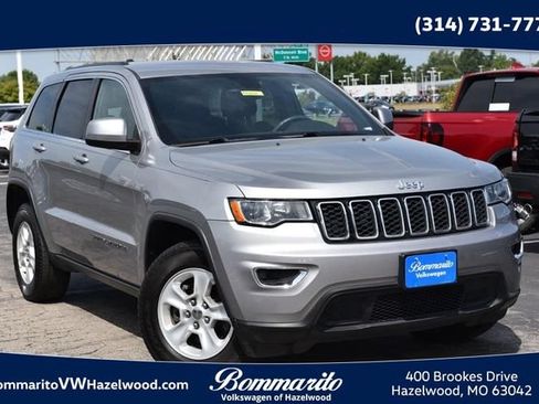 Used 2017 Jeep Grand Cherokee Laredo AWD/4WD image 1
