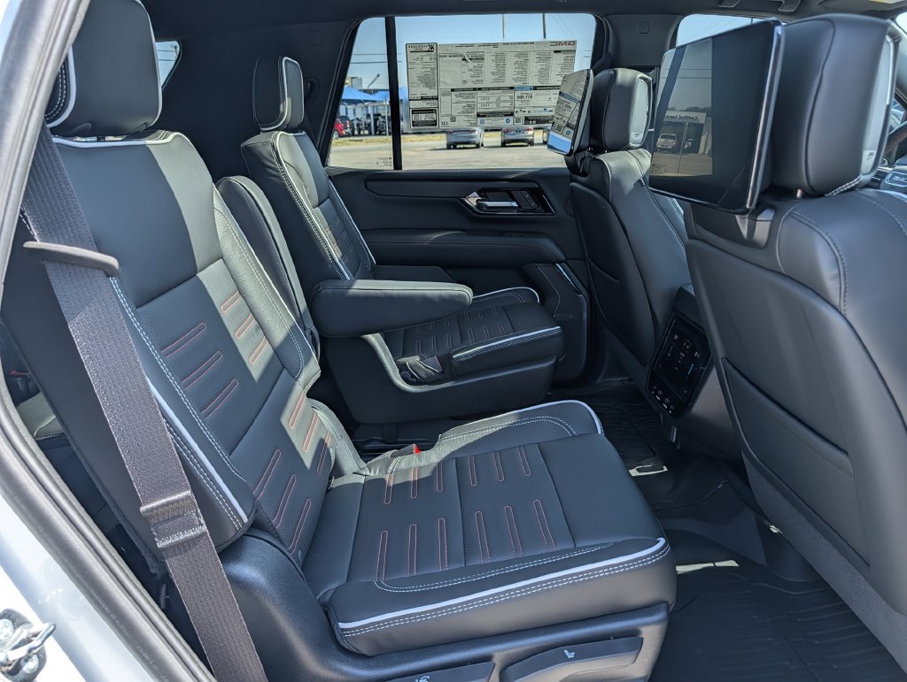 New 2026 GMC Yukon AT4 Ultimate w/ LPO, Floor Liner Package AWD/4WD image 33