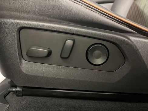 Used 2023 GMC Canyon AT4 w/ AT4 Premium Package image 31