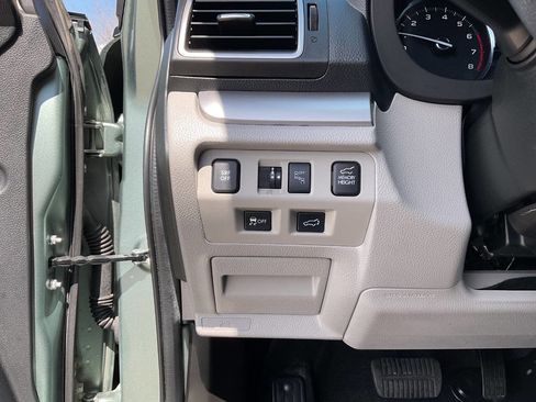 Used 2018 Subaru Forester 2.5i Premium image 16