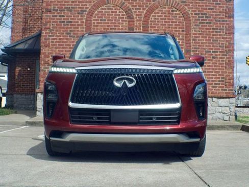 Used 2025 INFINITI QX80 Sensory image 2