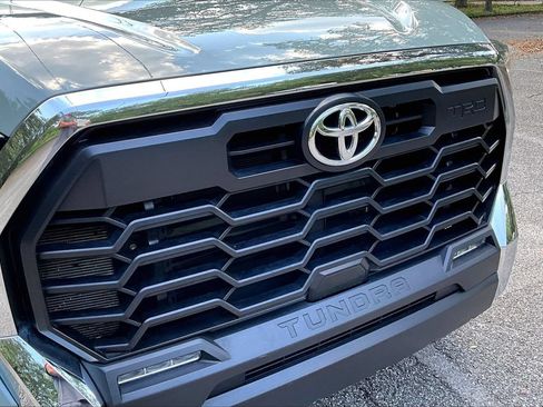 Used 2025 Toyota Tundra SR5 w/ TRD Off-Road Package AWD/4WD image 32