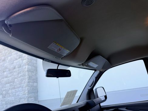 Used 2015 Chevrolet Express 2500 RWD image 31