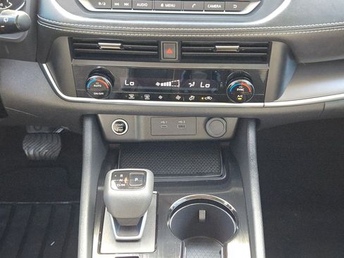 Certified 2023 Nissan Rogue SV image 18