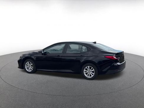 Used 2025 Toyota Camry LE image 11