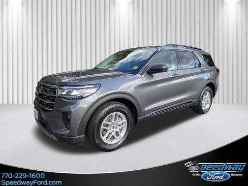 Used 2026 Ford Explorer Active w/ Active Comfort Package RWD image 1
