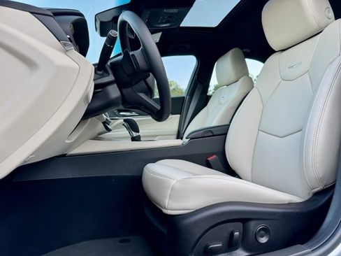 Certified 2025 Cadillac CT4 Premium Luxury image 27