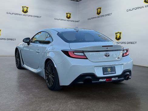 Used 2024 Toyota GR86 image 3