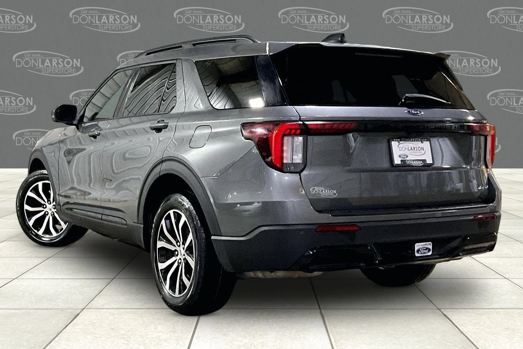 Certified 2025 Ford Explorer ST-Line AWD/4WD image 5