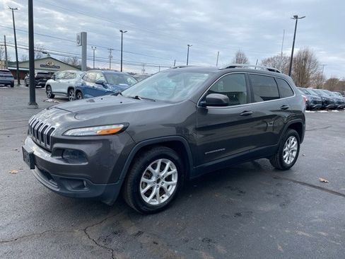 Used 2016 Jeep Cherokee Latitude w/ Cold Weather Group image 7
