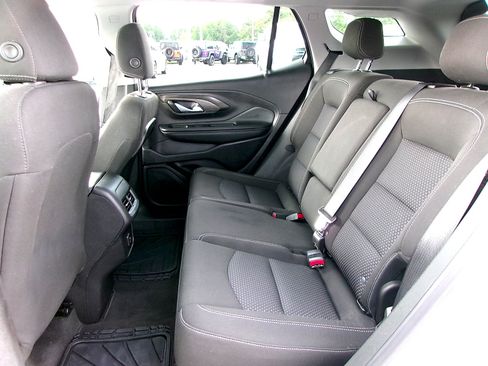 Used 2024 GMC Terrain SLE FWD image 17