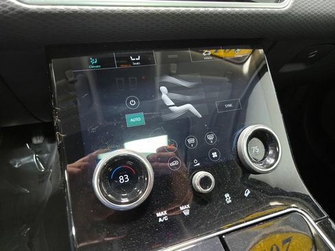 Used 2019 Land Rover Range Rover Velar S AWD/4WD image 27