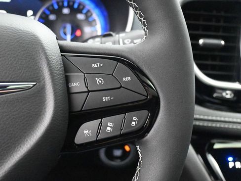 New 2026 Chrysler Pacifica Limited w/ S Appearance Package image 39