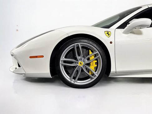 Used 2018 Ferrari 488 Spider RWD image 28