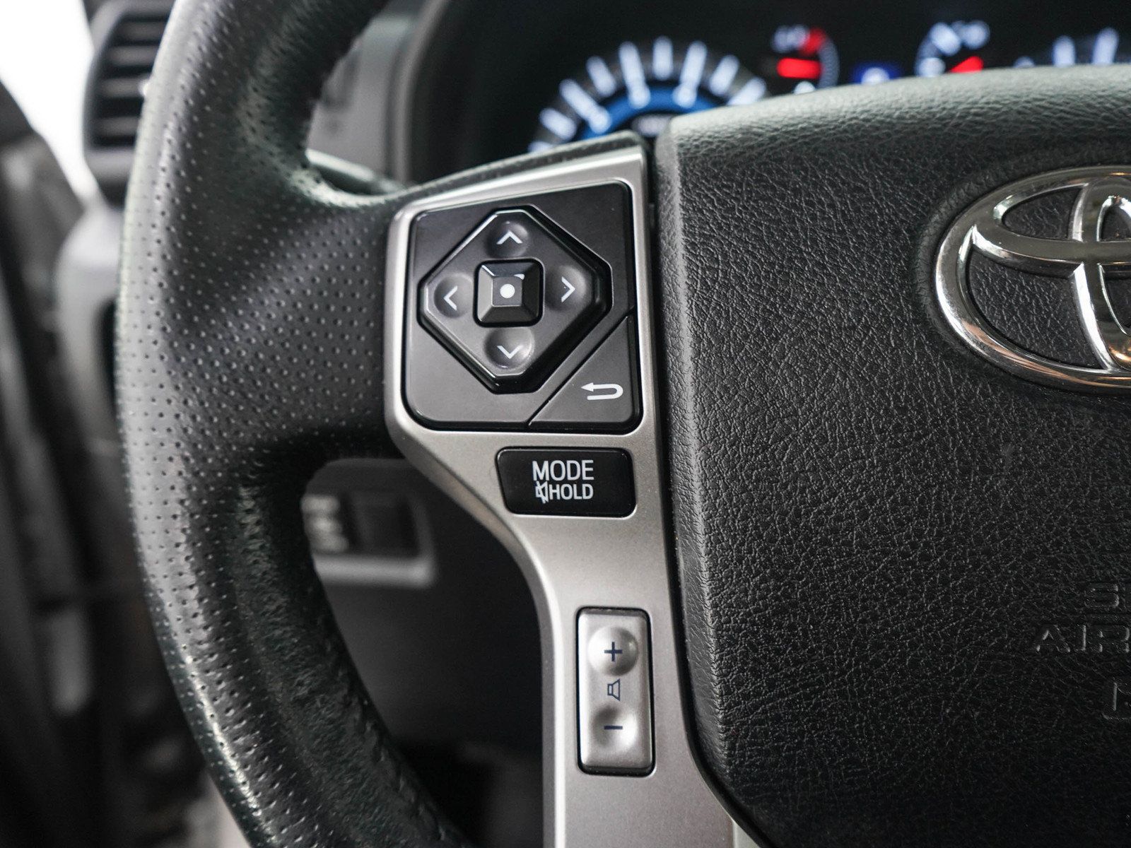 Used 2016 Toyota 4Runner SR5 Premium AWD/4WD image 25