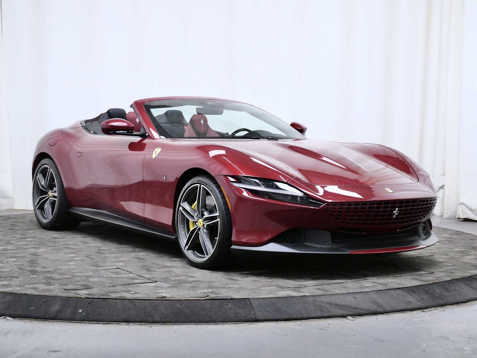 Certified 2025 Ferrari Roma Spider RWD image 10