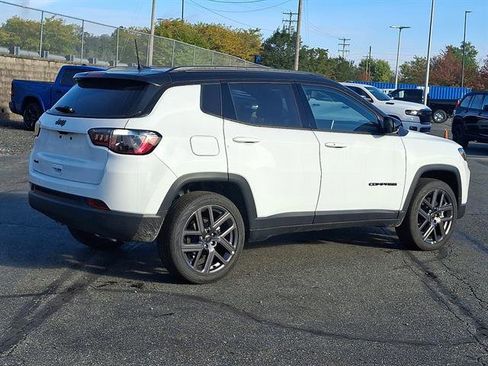 New 2026 Jeep Compass Limited image 4