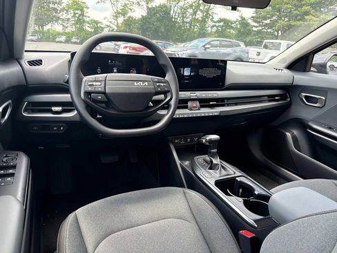 New 2025 Kia K4 LXS image 7
