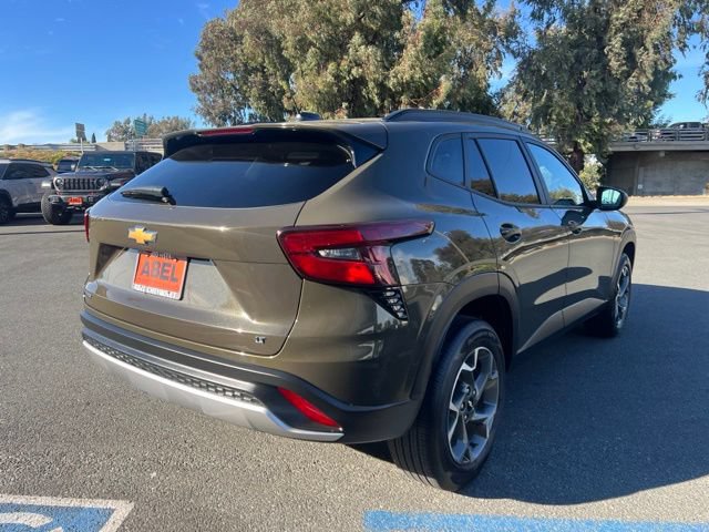 Used 2024 Chevrolet Trax LT FWD image 7