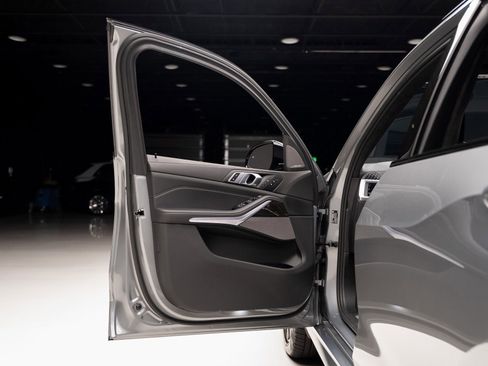 Used 2024 BMW X5 sDrive40i w/ Executive Package image 52