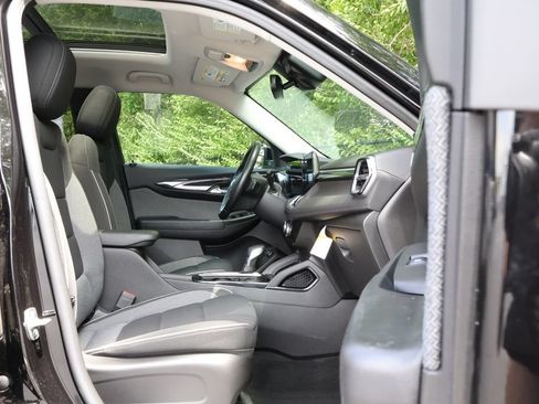 Used 2024 Chevrolet TrailBlazer LT w/ Convenience Package AWD/4WD image 44