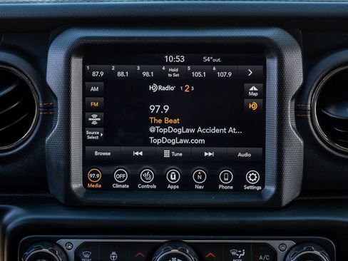 Used 2021 Jeep Wrangler Unlimited Sahara AWD/4WD image 24