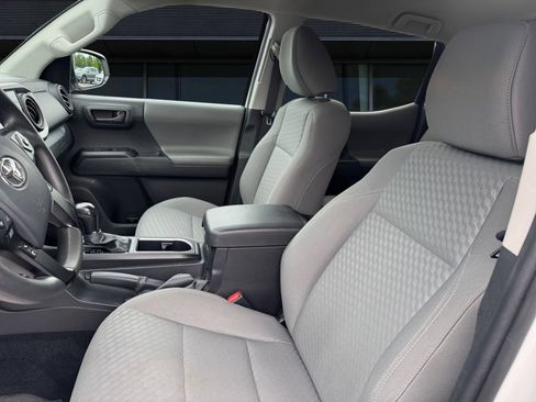 Used 2023 Toyota Tacoma SR AWD/4WD image 2
