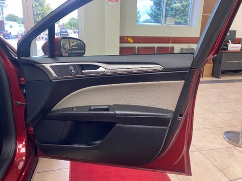 Used 2017 Ford Fusion S image 10