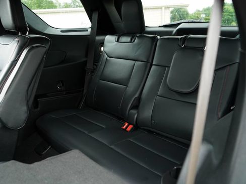 Used 2020 Ford Explorer XLT RWD image 36