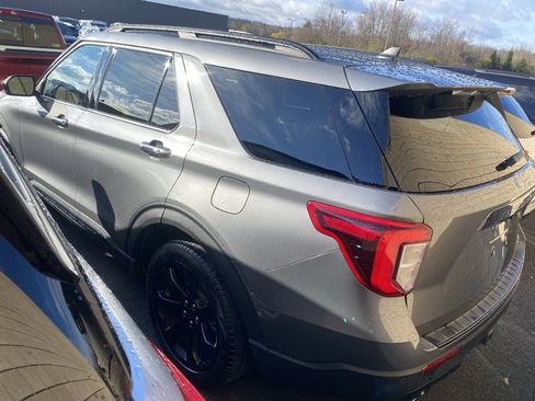 Used 2023 Ford Explorer ST-Line w/ Class IV Trailer Tow Package image 4