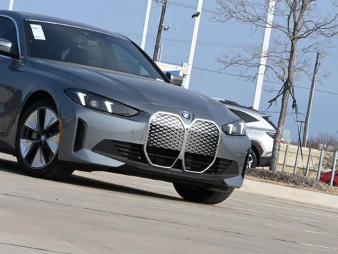 New 2026 BMW i4 xDrive40i w/ Premium Package image 3