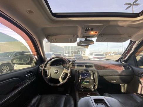 Used 2009 GMC Yukon Denali image 4