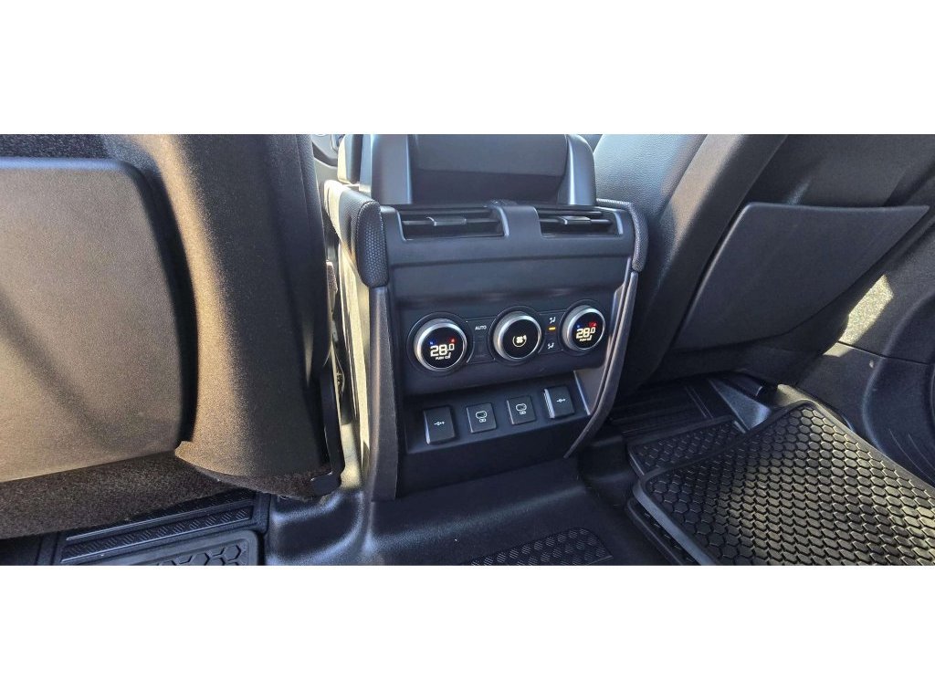 Used 2021 Land Rover Defender 110 X-Dynamic SE AWD/4WD image 21