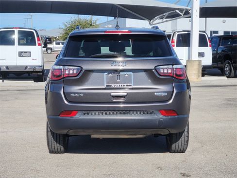 Used 2019 Jeep Compass Latitude image 6